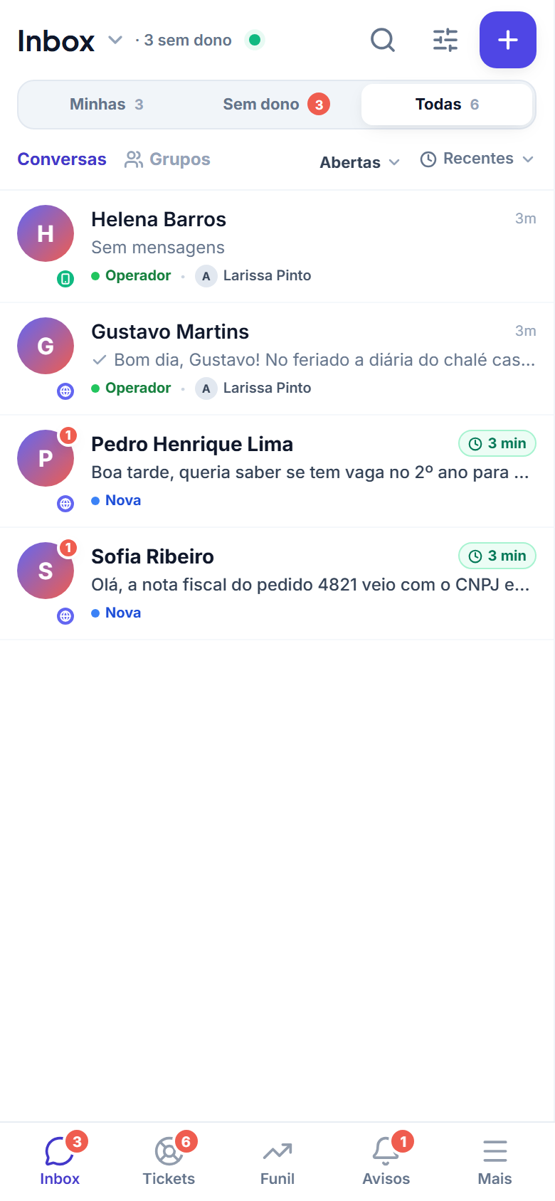 Lista de conversas no celular, com o time no título e as filas numa linha