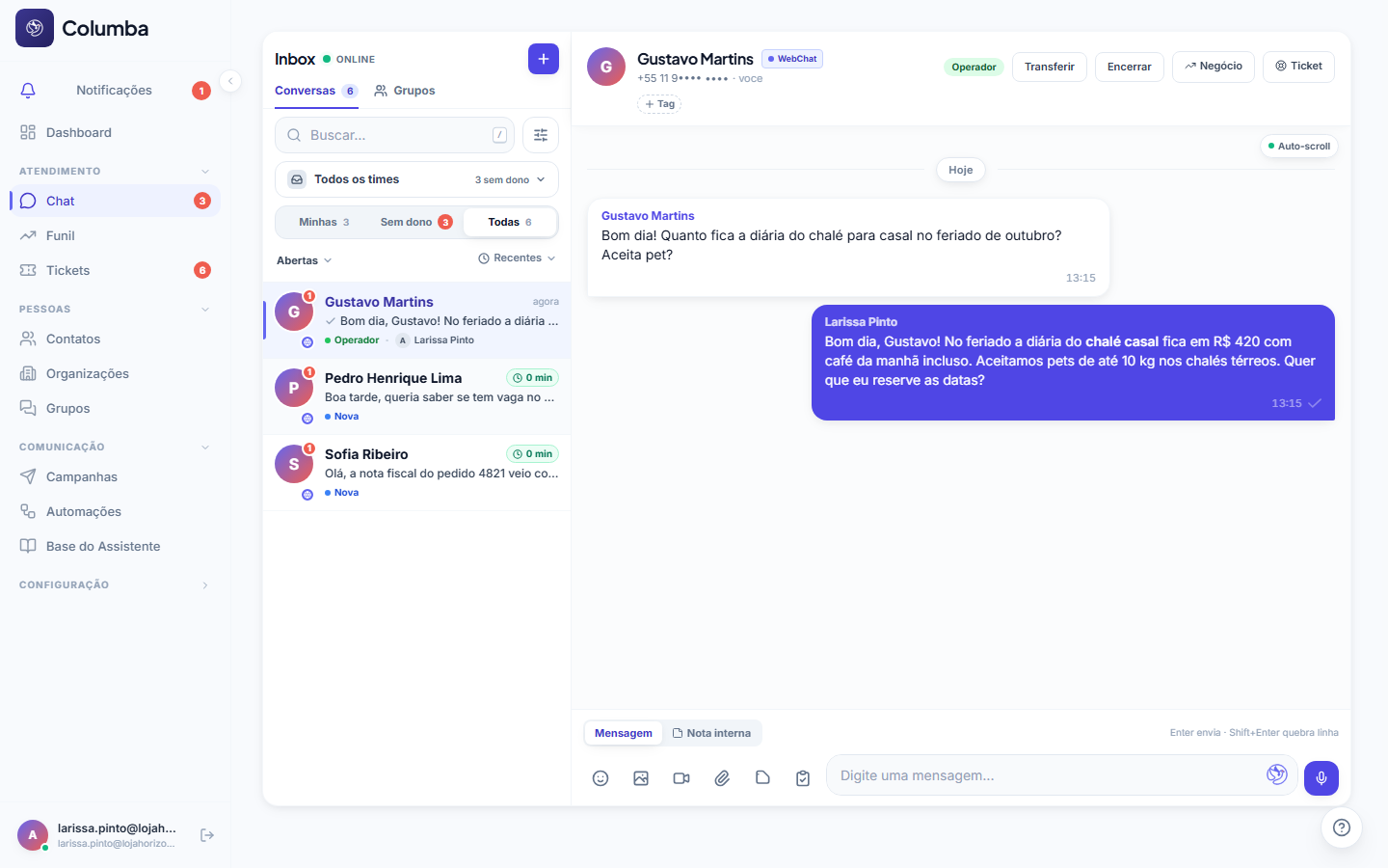 Inbox de multiatendimento do Columba: lista de conversas com status, fila e atribuição, várias pessoas no mesmo número
