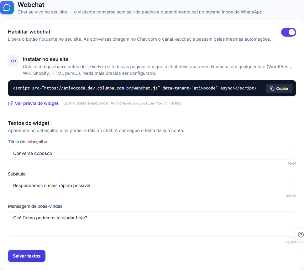 Card do conector Webchat com o código de instalação pronto e o botão Copiar