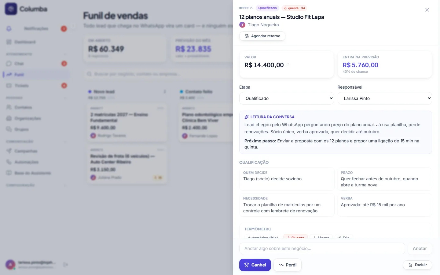 Ficha do negócio com valor, previsão, qualificação preenchida pela IA e termômetro